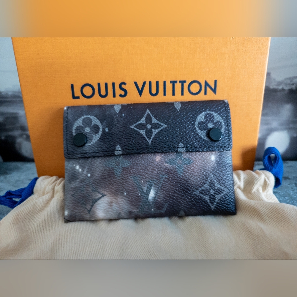 Louis Vuitton Limited Edition Monogram Galaxy Small Alpha Pochette-NWOT